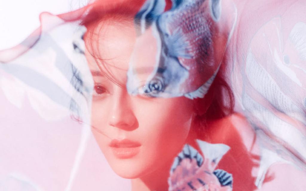 时尚养眼的迪丽热巴