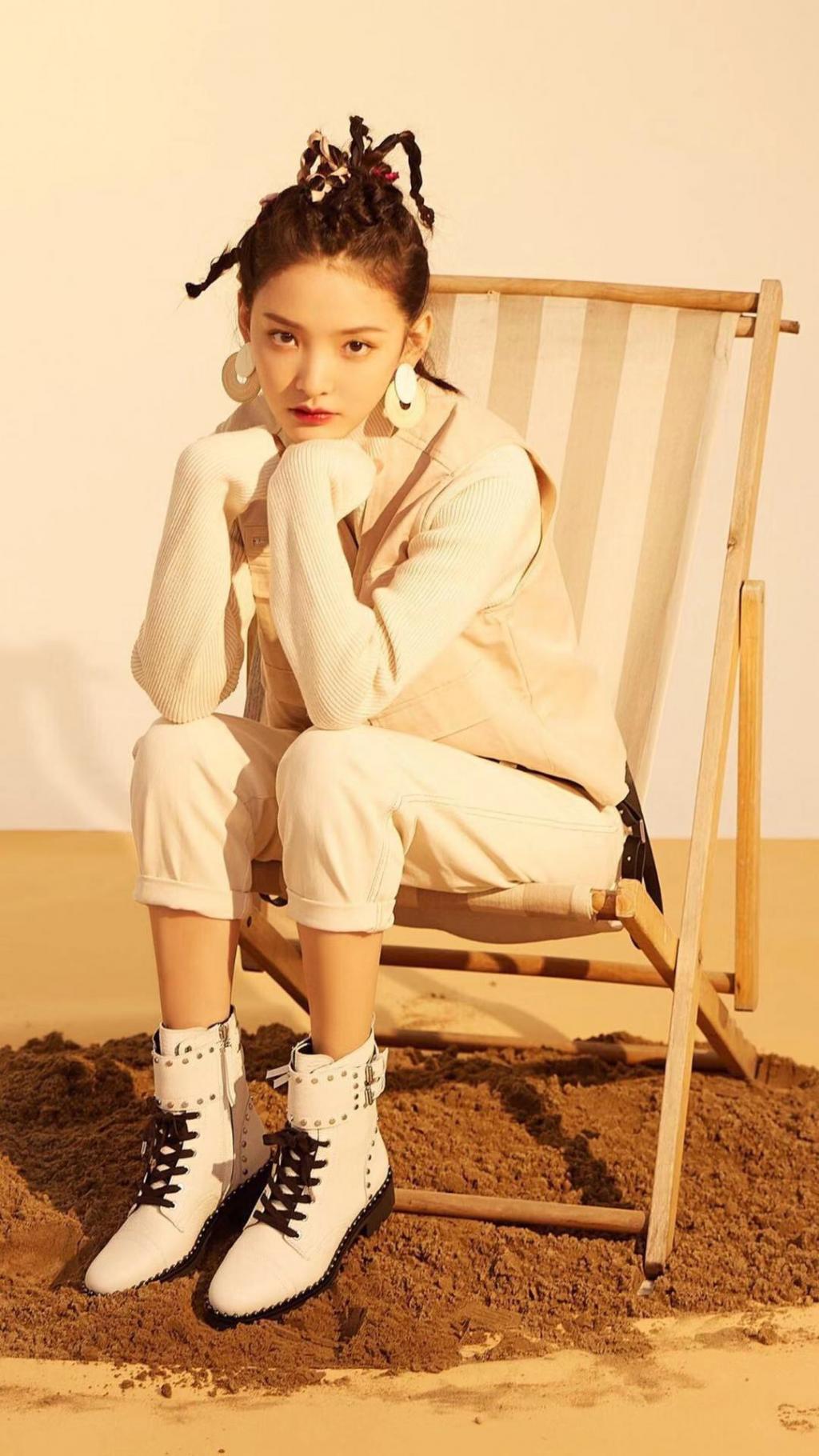 章若楠时尚休闲写真