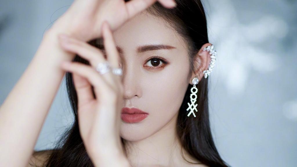 张天爱时尚清新写真