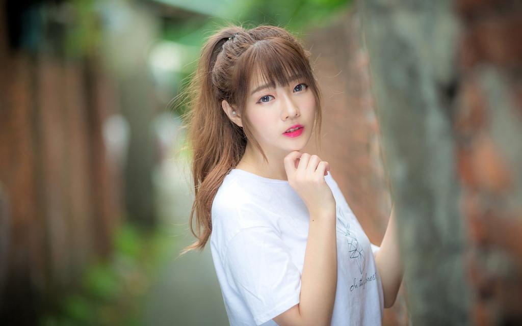 清新脱俗的美女写真