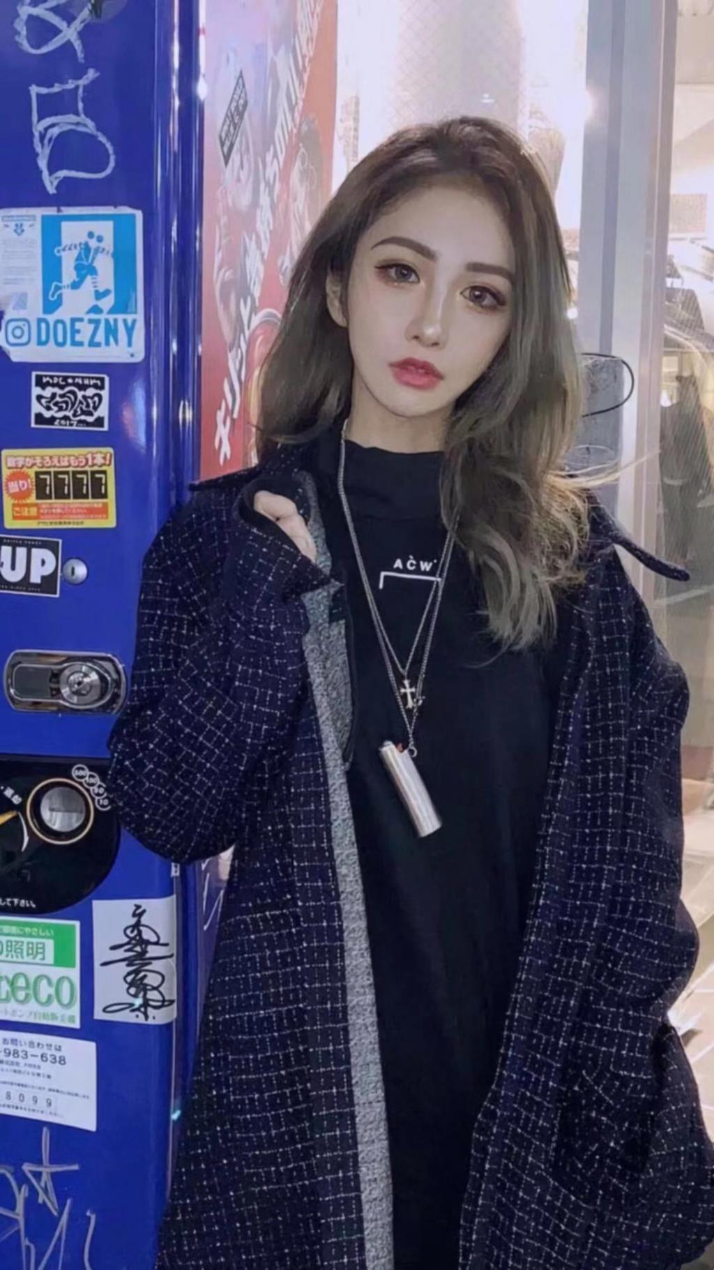 非主流美女休闲写真