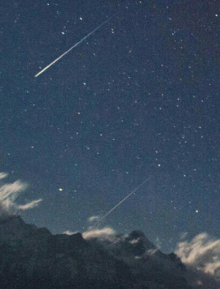 天琴座唯美流星雨景色