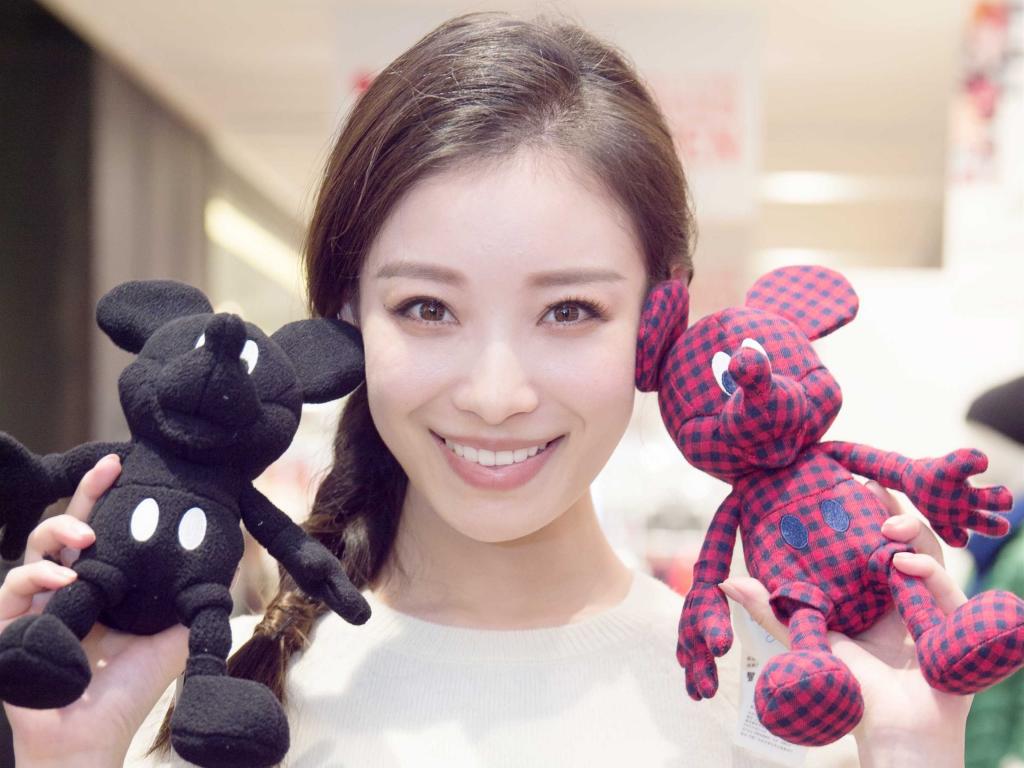 优衣库品牌代言人倪妮图片