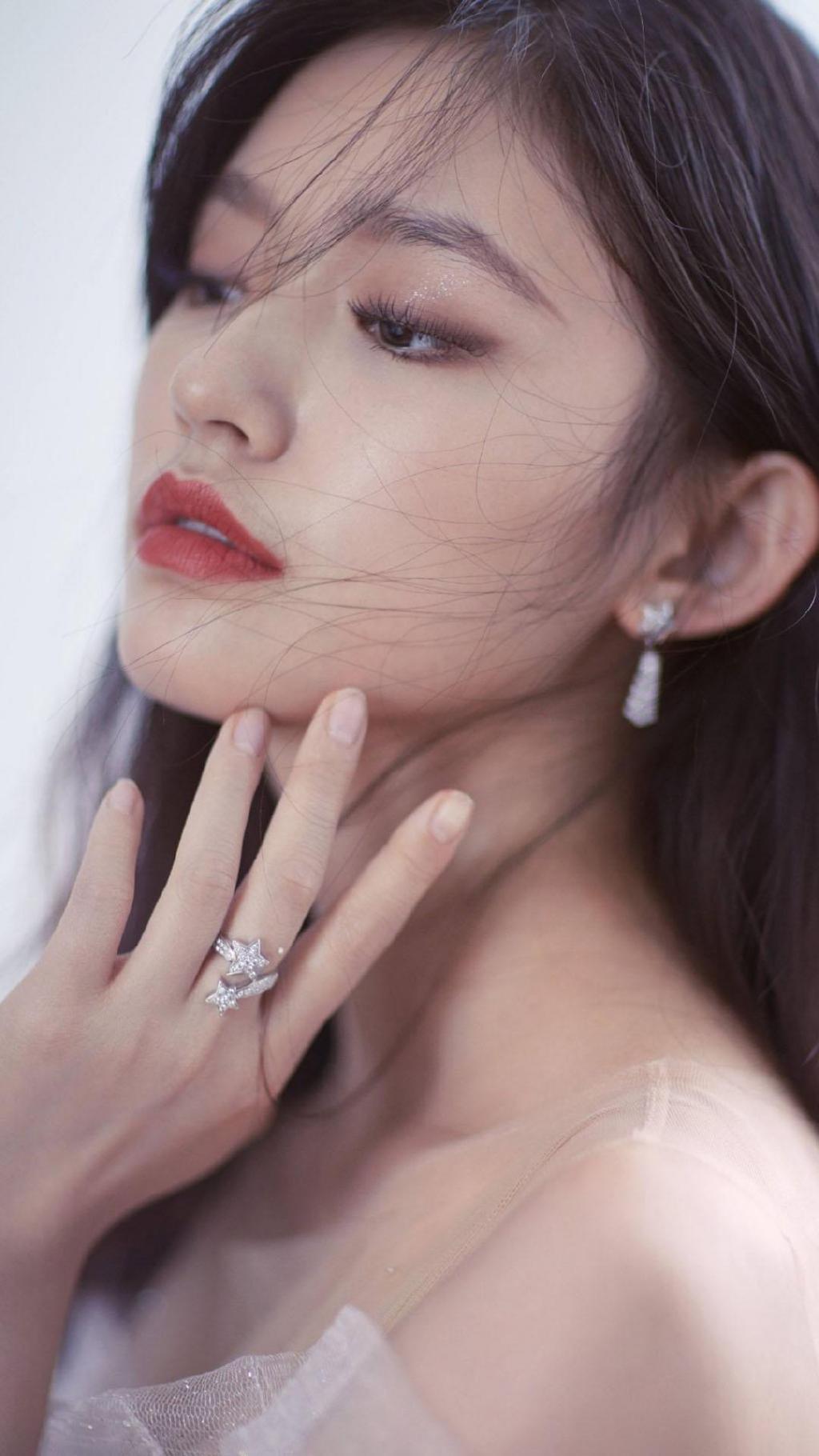 林允唯美仙气纱裙性感典雅写真