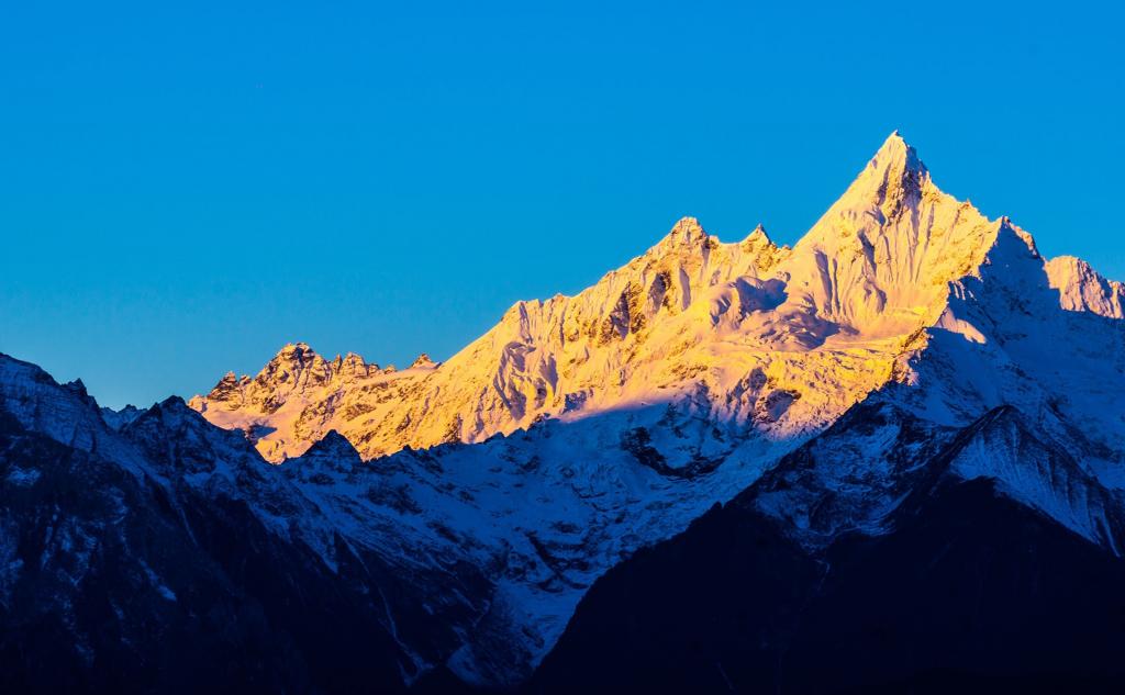 遇见梅里雪山自然美景