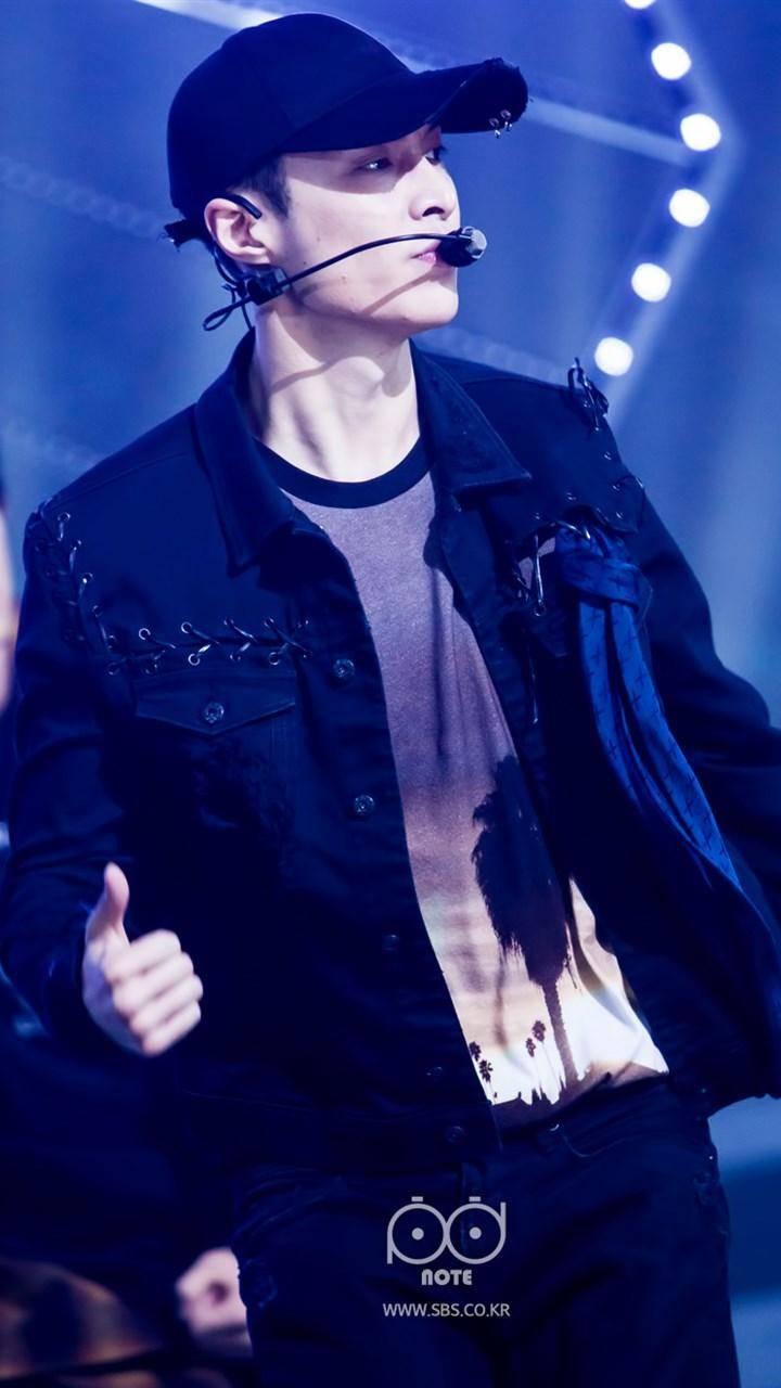 帅气韩国组合EXO演唱会图片