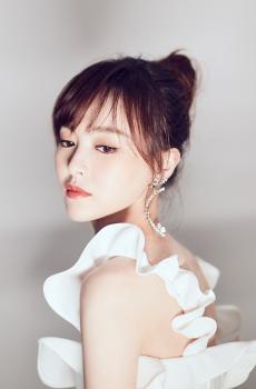 唐嫣唯美诱人写真