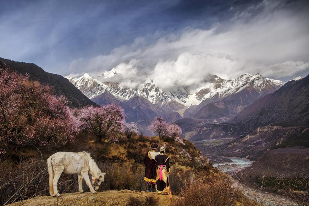 南迦巴瓦:云中的天堂