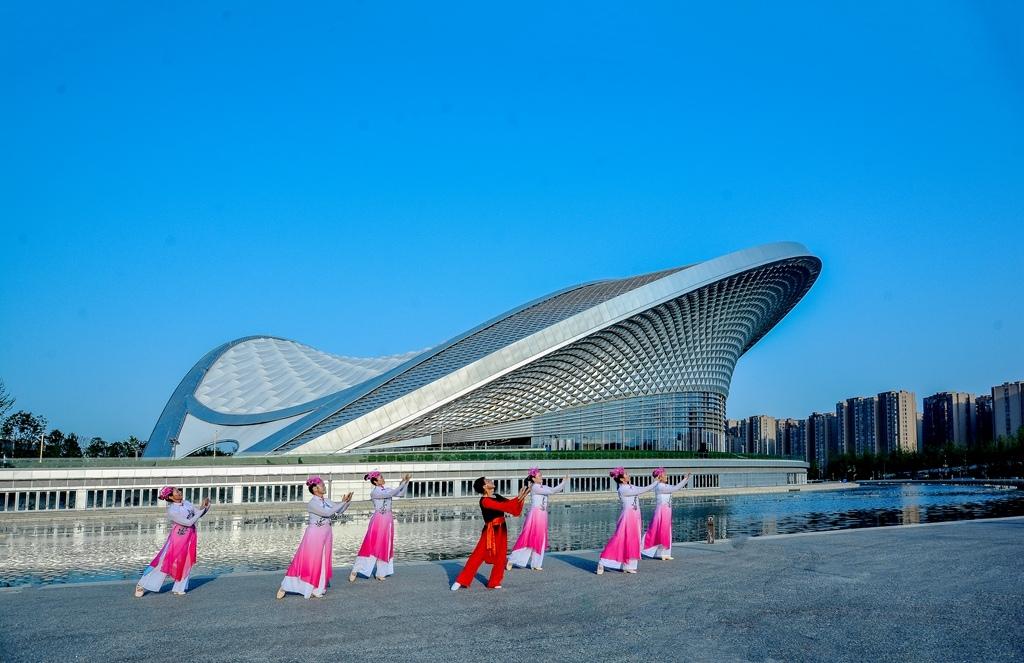 成都凤凰山露天音乐广场美景