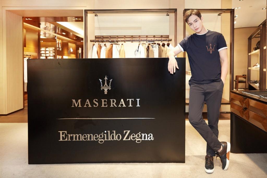 张彬彬清爽帅气活动照