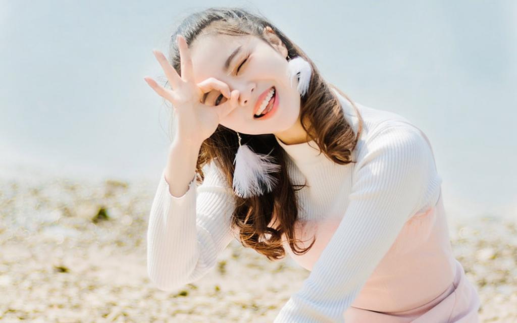 俏皮可爱的清纯少女