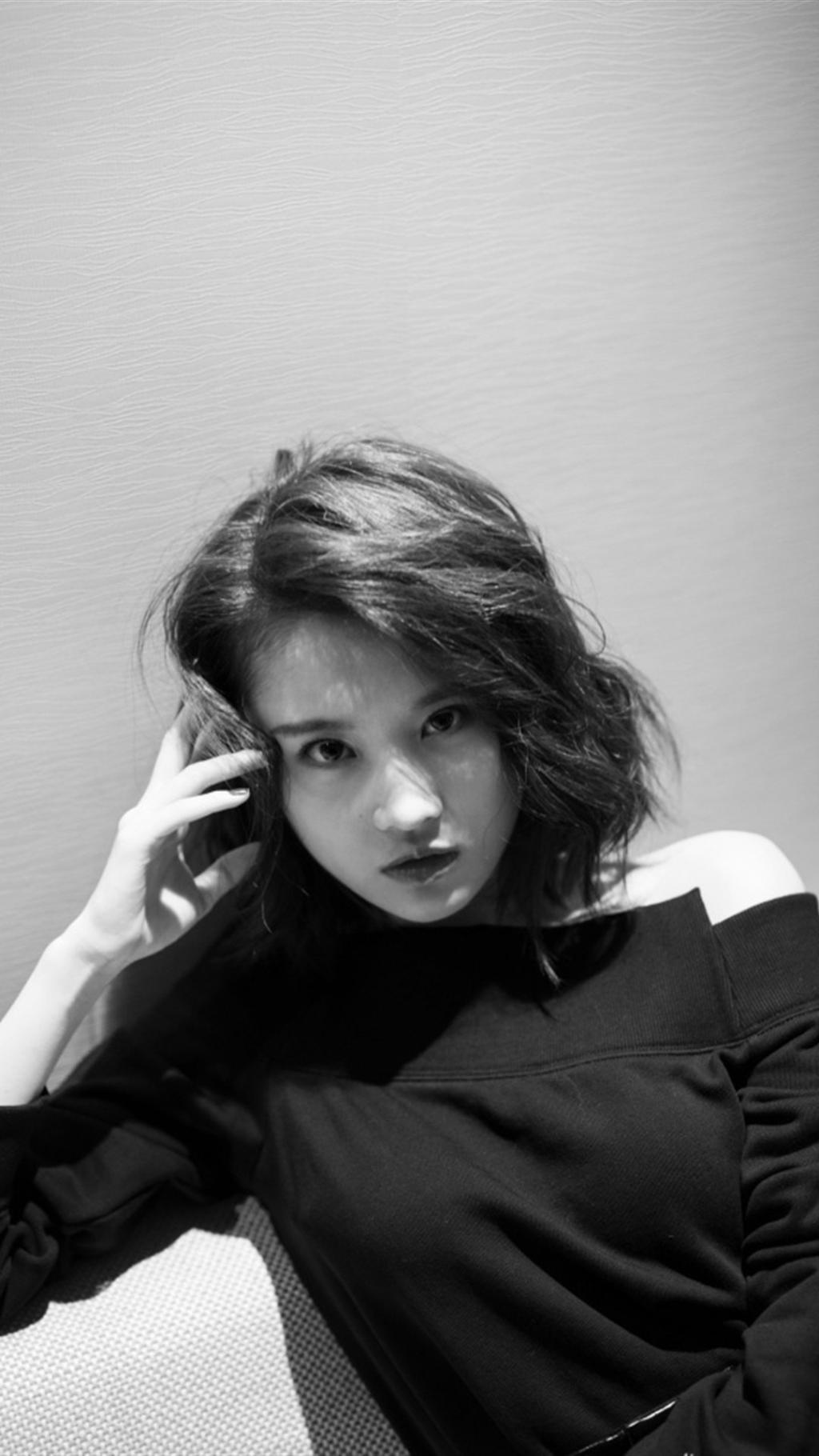 张慧雯短发造型炫酷写真