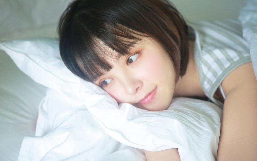 纯情短发美女性感私房元气青春写真