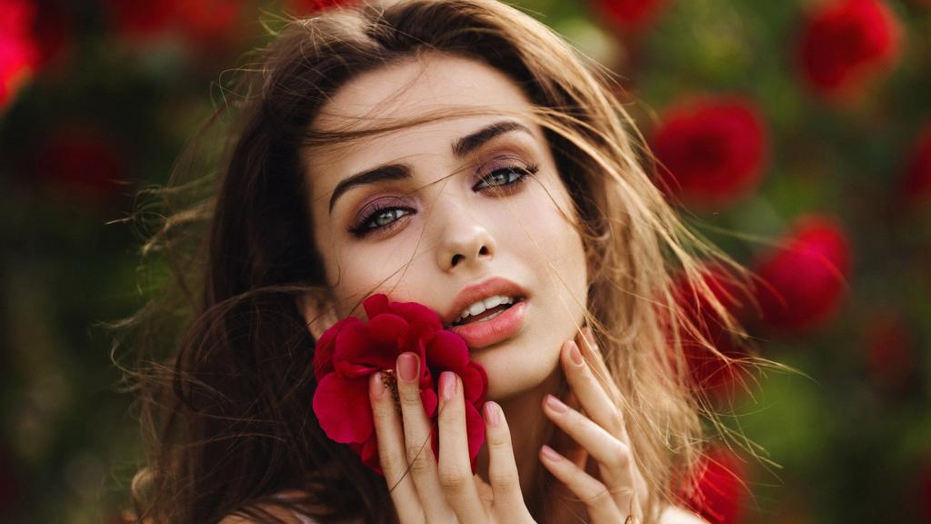 欲拒还迎的美人图