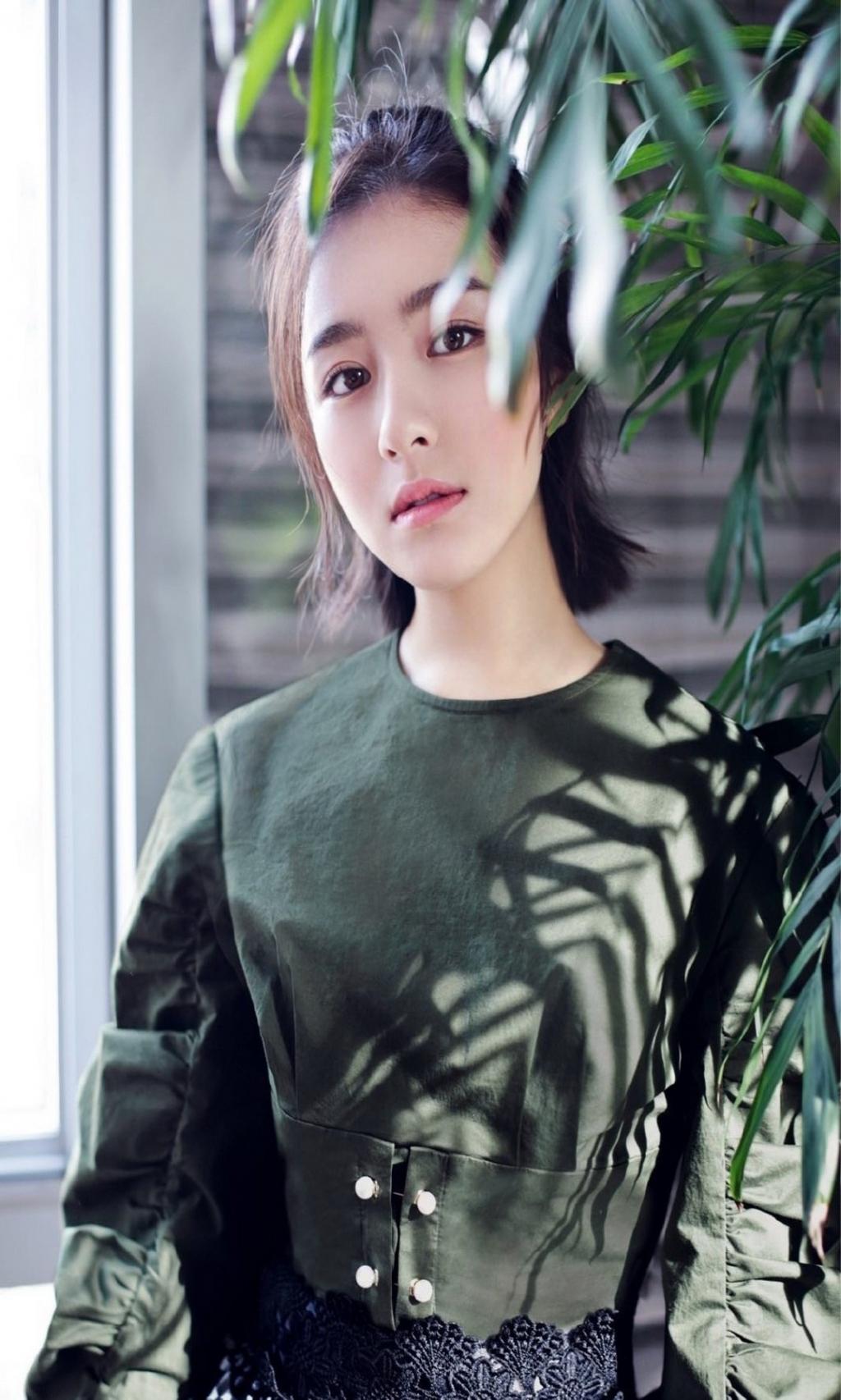 李兰迪甜美时尚画报