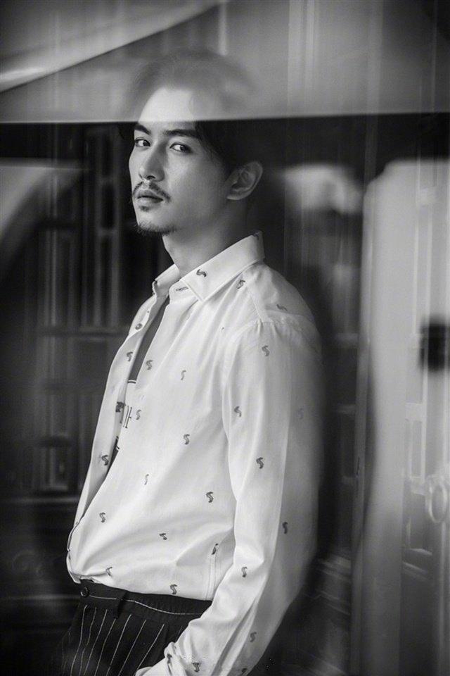 帅哥明星陈晓时尚写真