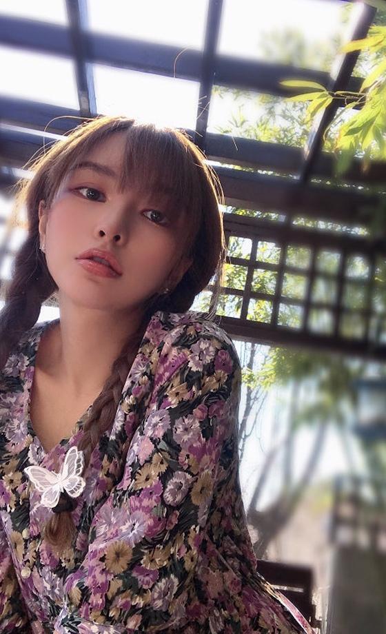 甜美个性女神周扬青