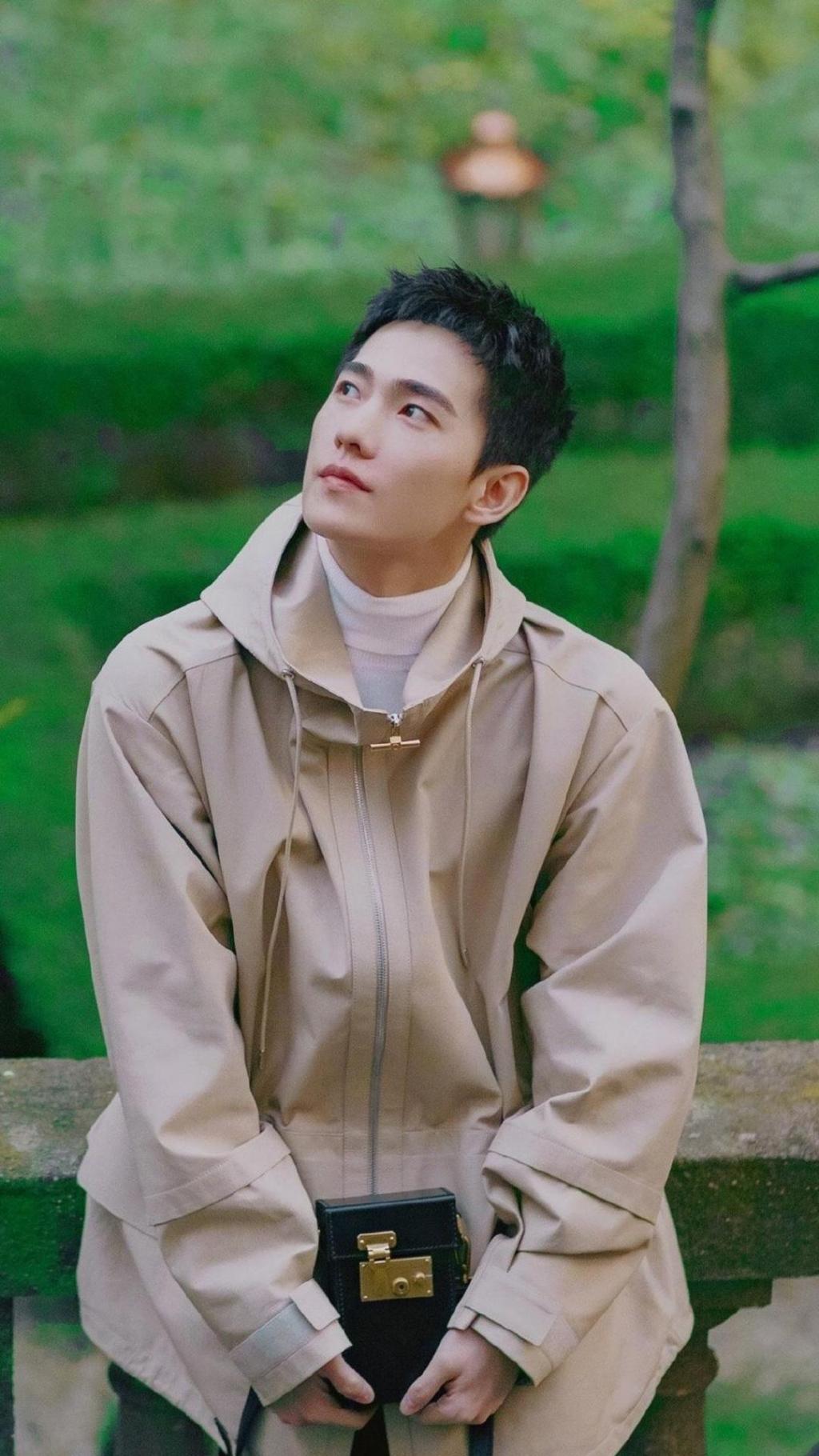 邻家学长杨洋户外小清新写真