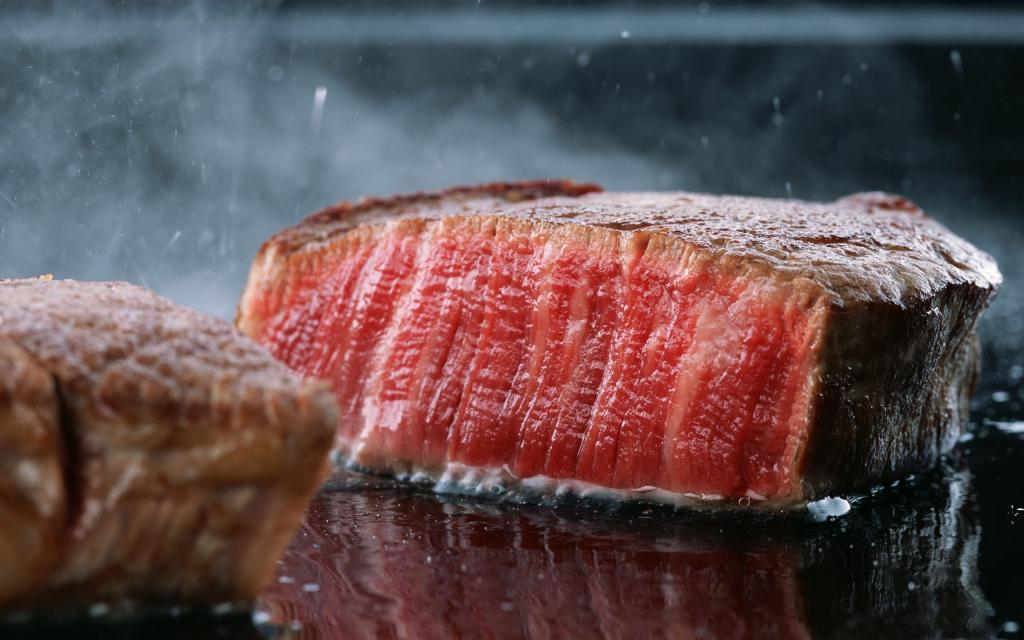 煎牛肉牛排美食图片