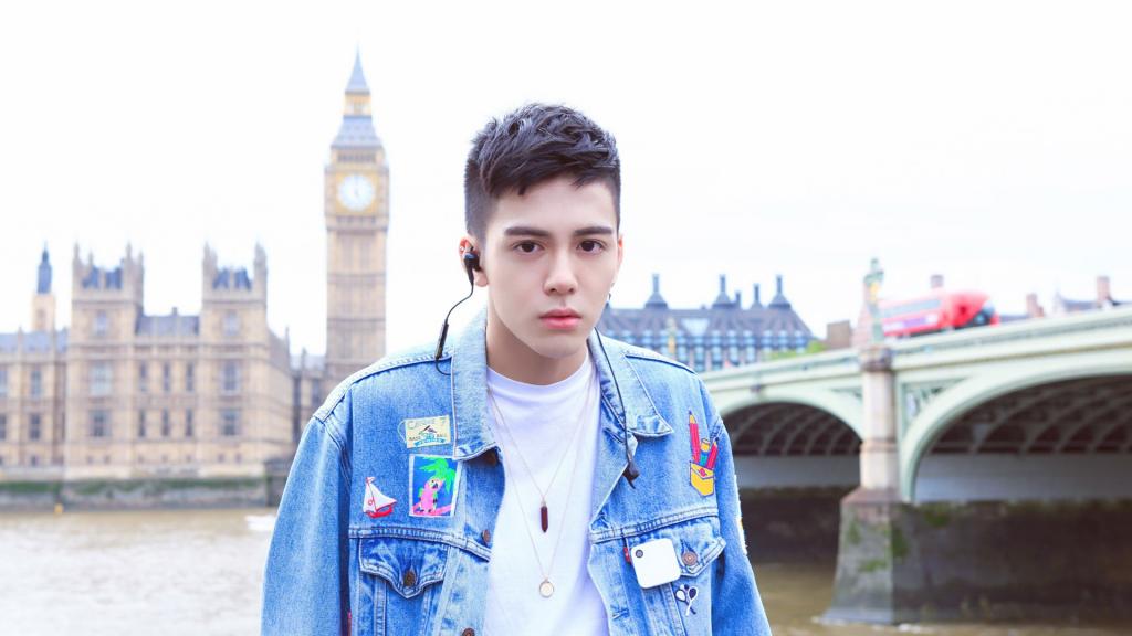 时尚的小哥哥曾舜晞