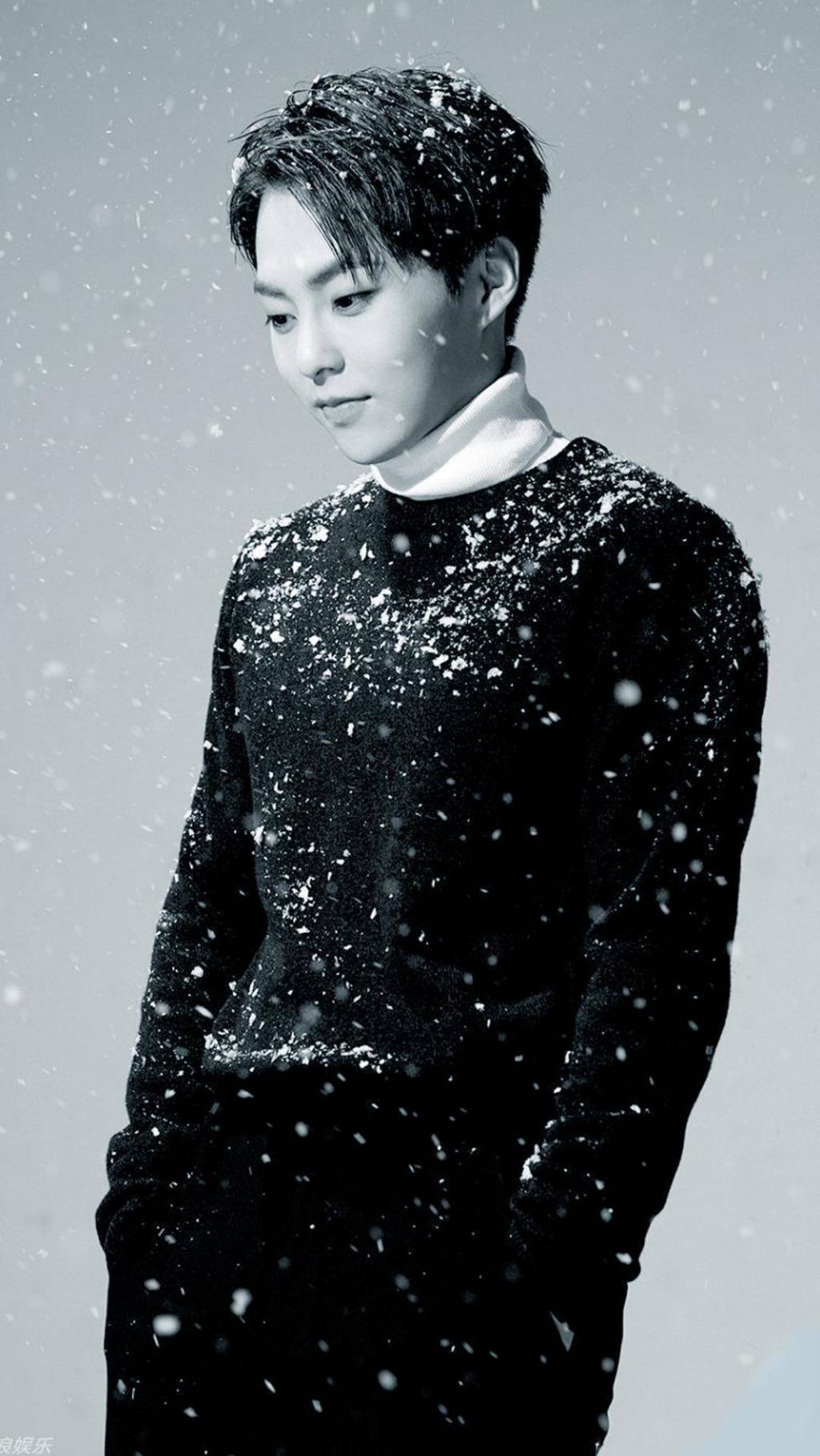EXO冬季飘雪黑白写真