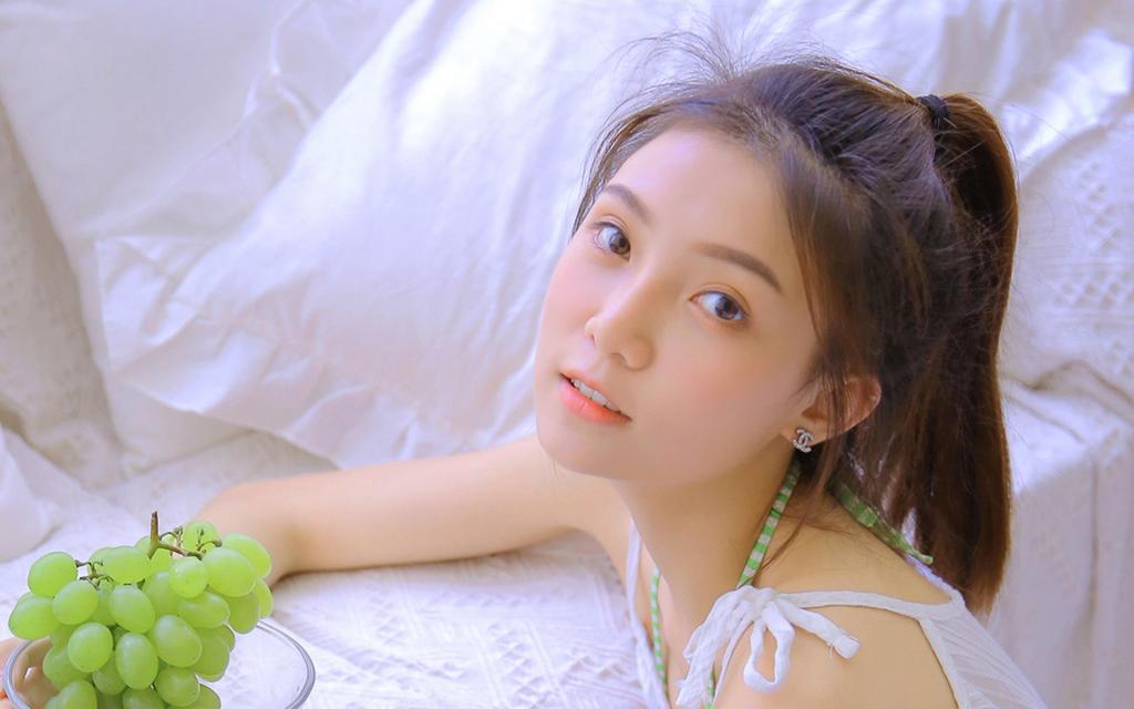 天真可爱的萌妹子