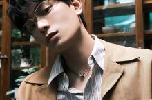 丁禹兮复古慵懒夹克帅气写真