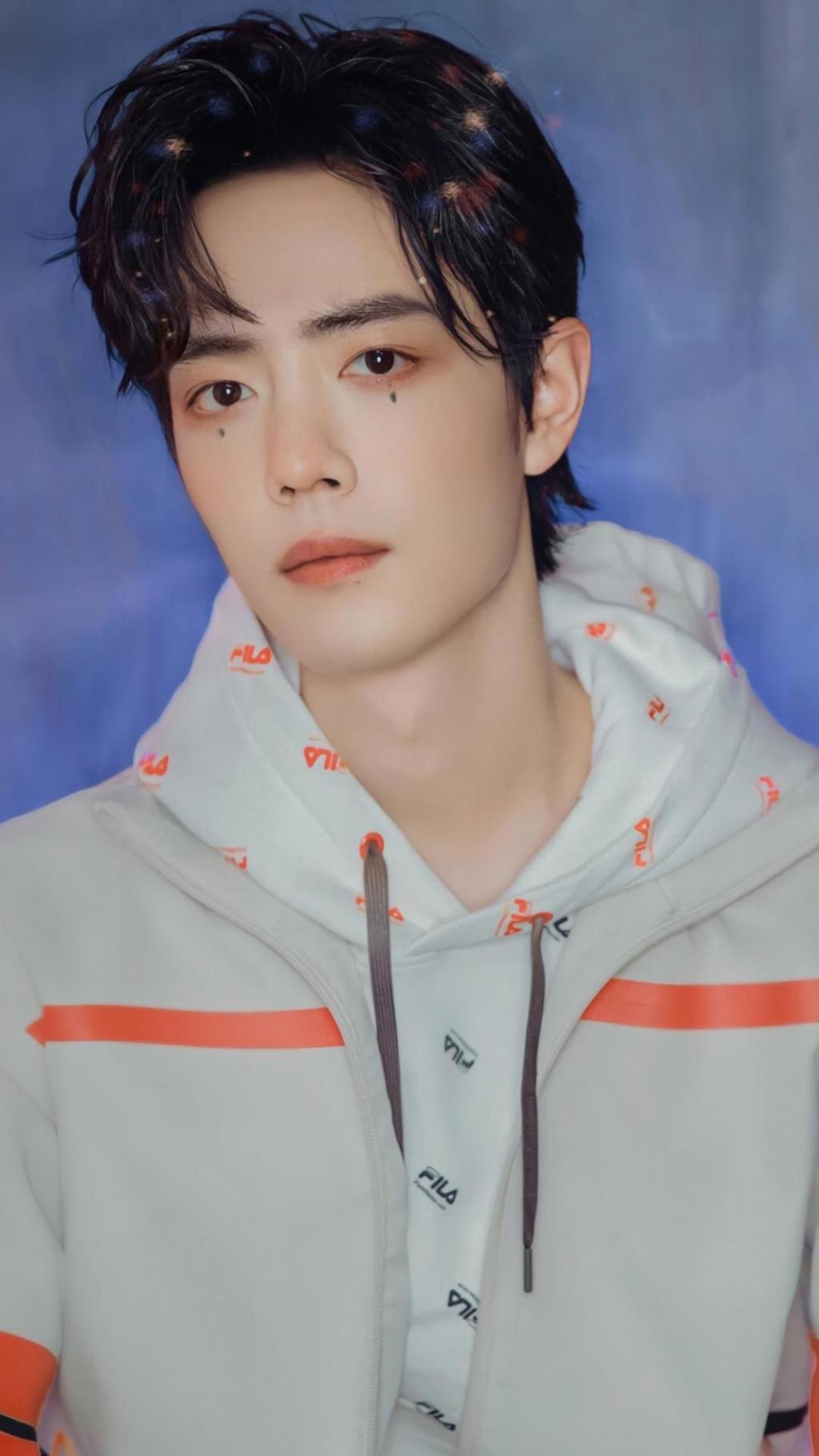 小鲜肉肖战帅气个人写真