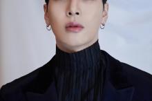 微博十年男孩王嘉尔帅气写真