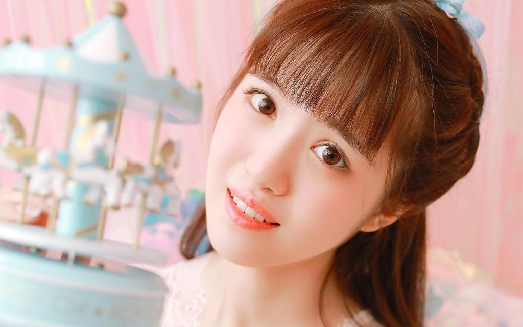 俏皮大眼美女私房活力写真