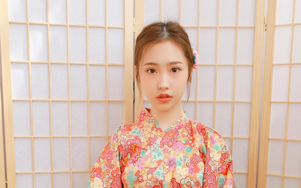 日系和服花姑娘