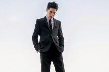 许魏洲儒雅帅气黑色西装写真