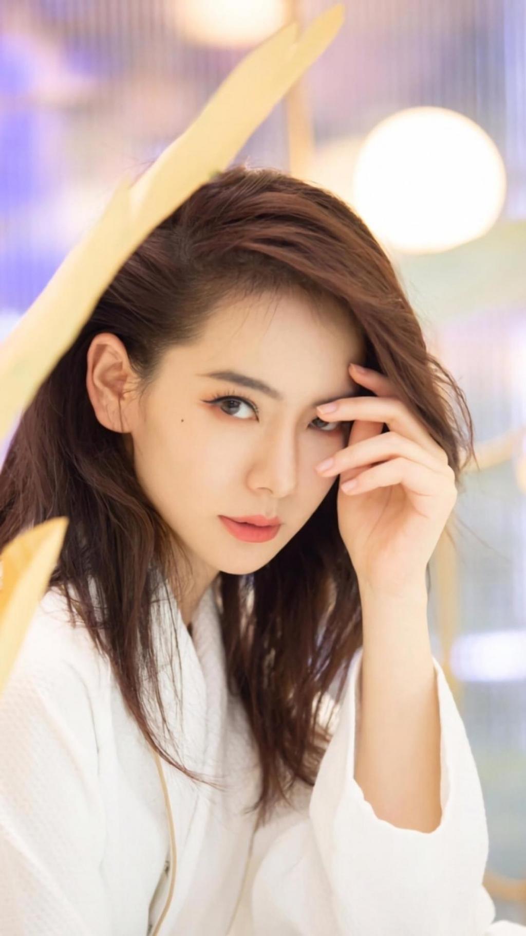 时尚御姐戚薇美丽动人写真