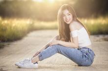 皮肤白嫩的美女