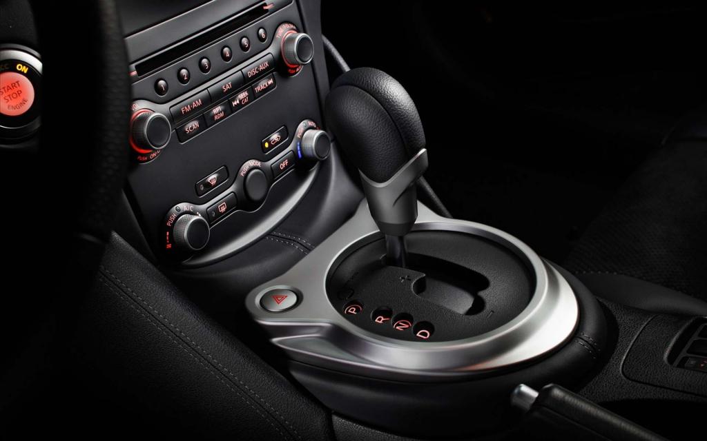 帅气日产370z跑车