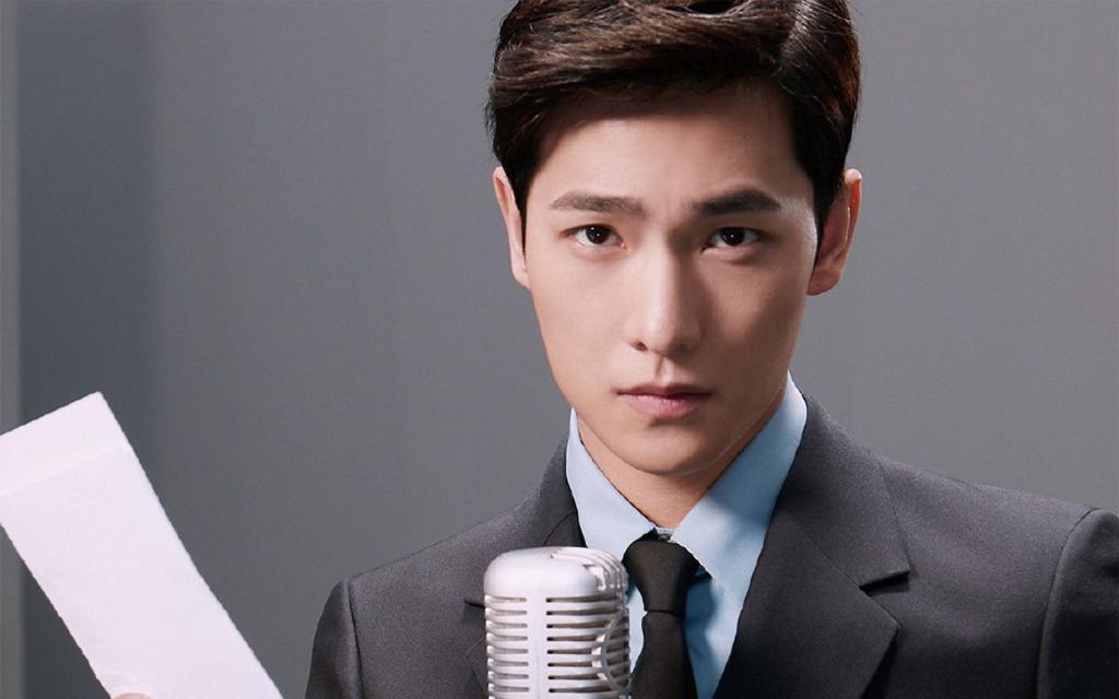 暖心男孩杨洋帅气休闲写真