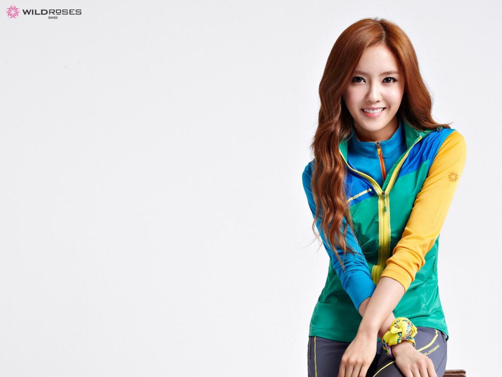 韩国T-ara组合美女代言Wild Roses