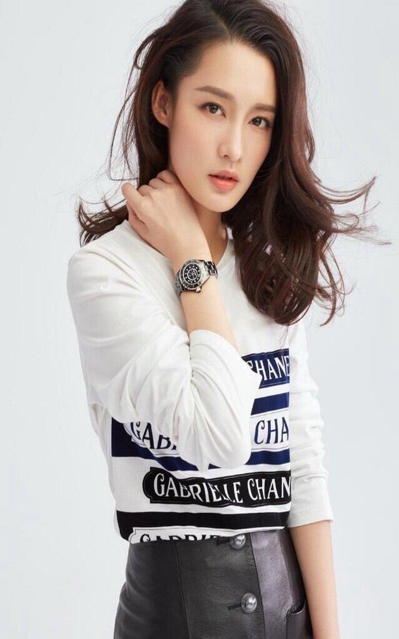 邓伦李沁合体时尚大片