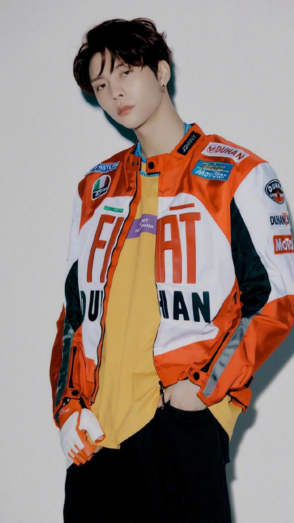 小鲜肉徐英浩时尚休闲干净迷人写真