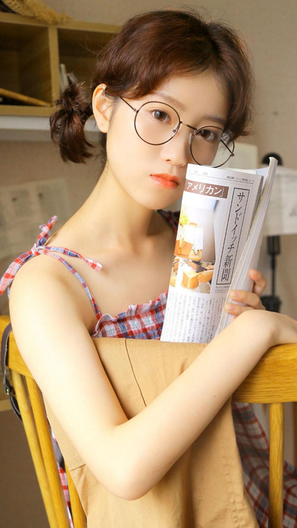 俏皮少女居家甜美诱人写真