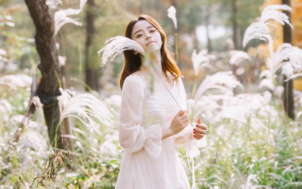 长发美女迷人写真