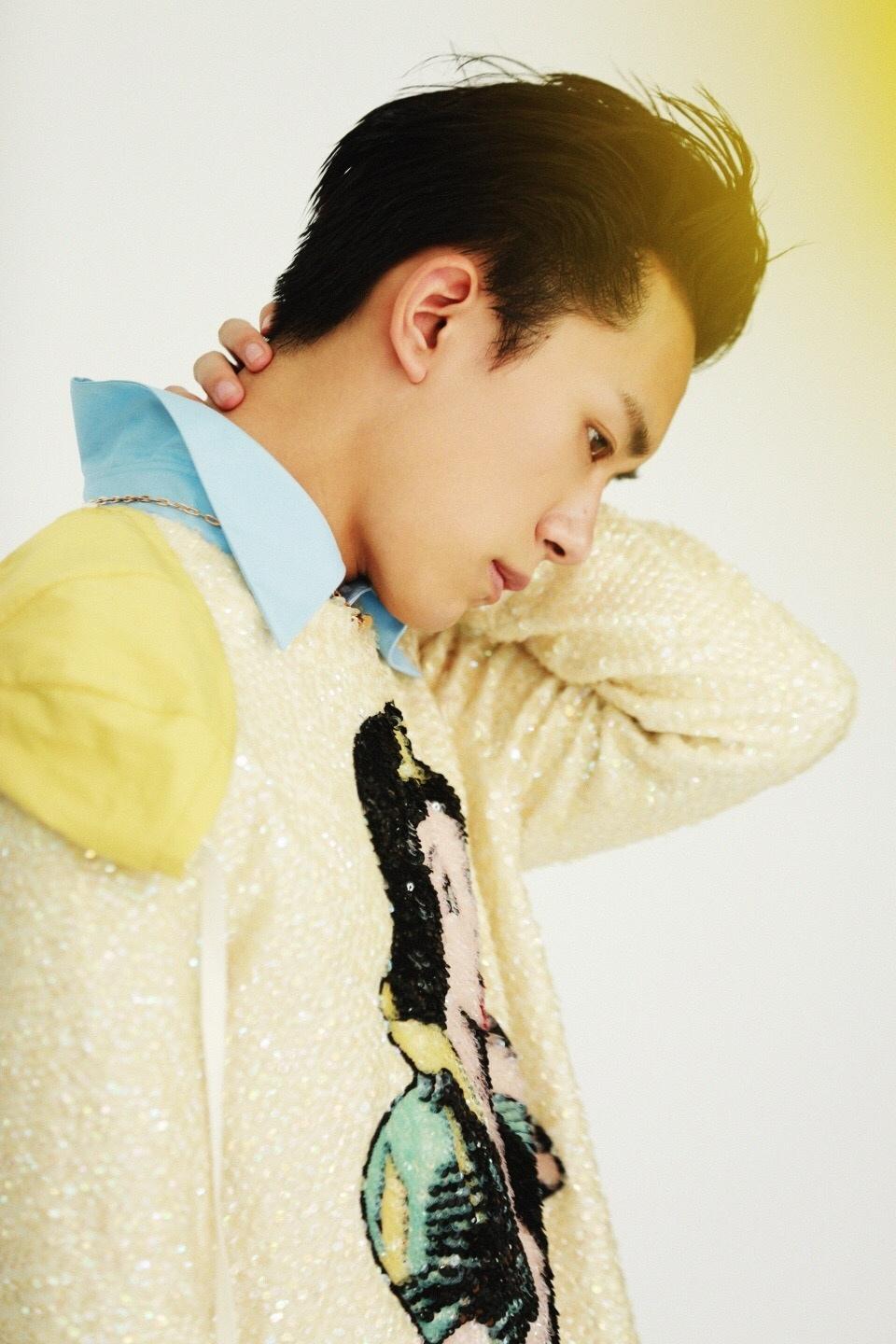 易烊千玺帅气个性写真