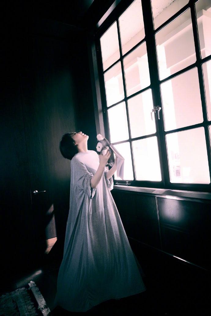 许晴赤脚醉舞唯美写真