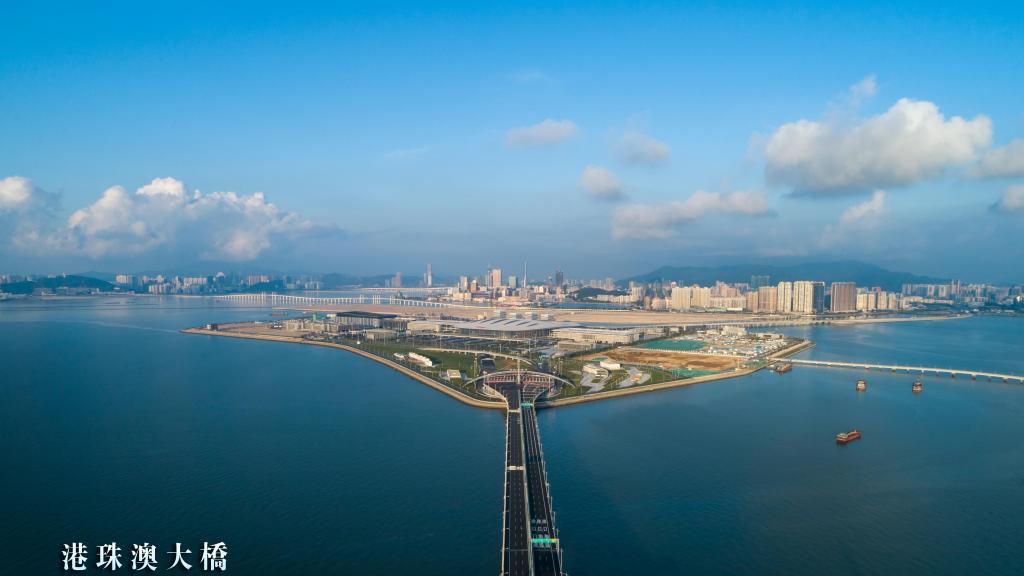 举世瞩目的港珠澳大桥