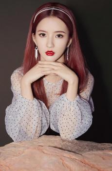 刘些宁时尚成熟魅力迷人写真-3