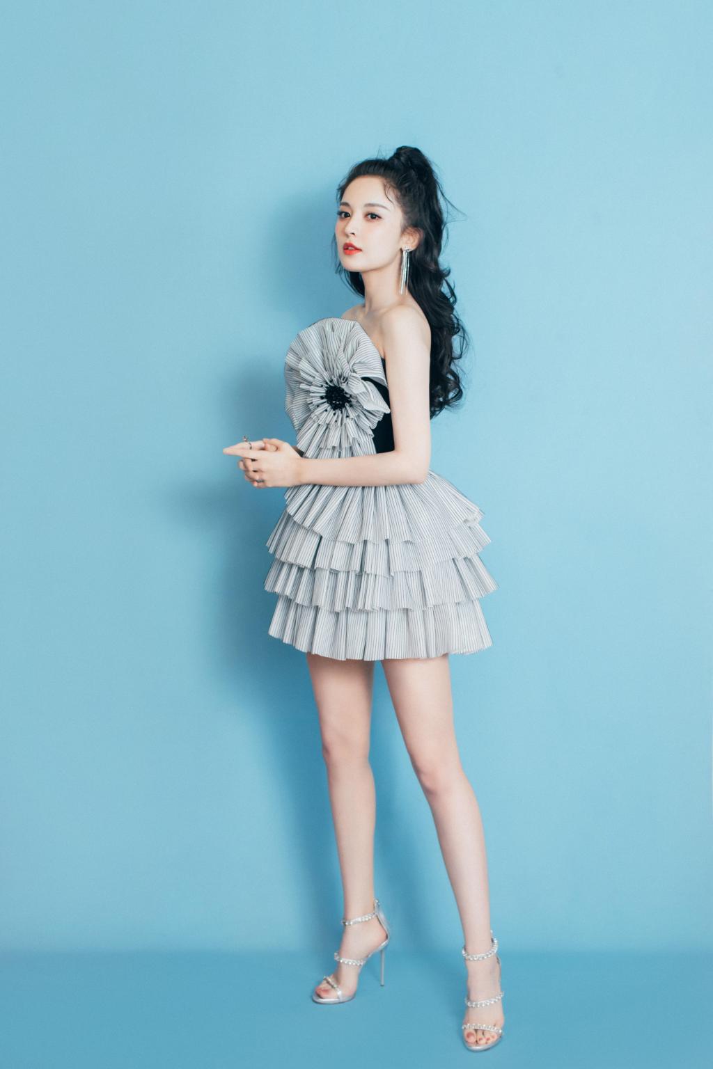 古力娜扎甜美梦幻小公主画风写真