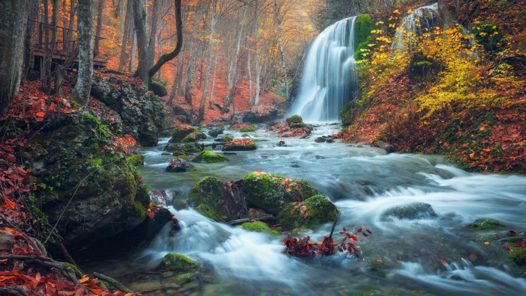 5k高清山间瀑布唯美风景