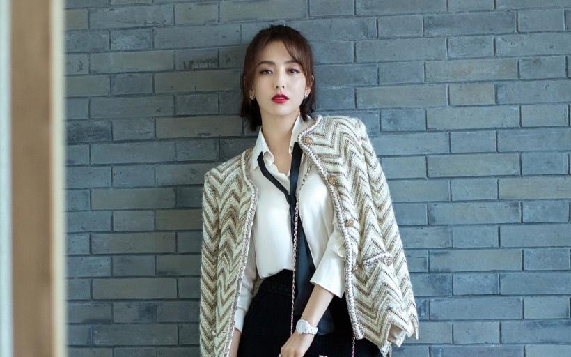 知性美女佟丽娅优雅黑裙时尚写真