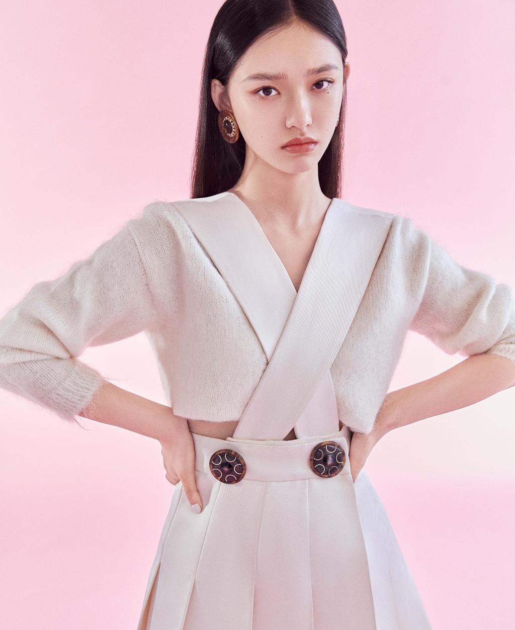 林允时尚第壹街拍黑长直百变女神气质封面