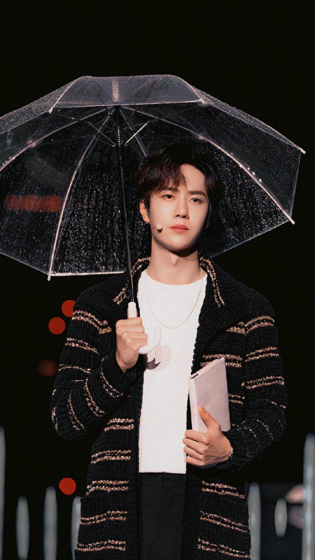 王一博时尚休闲小清新迷人写真